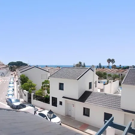 Lägenhet A Penthouse With An Ocean View Estepona